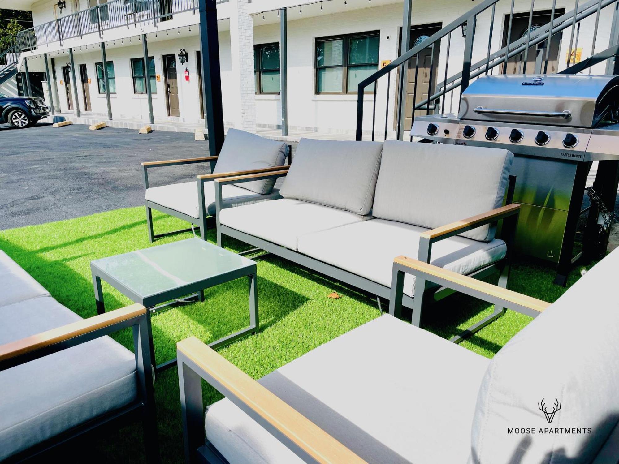 The Moose #7 - Instaworthy With Amazing Views, Free Parking & Heated King Bed * Memphis