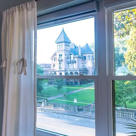 The Moose #7 - Instaworthy Studio With Amazing Views, Free Parking & Heated King Bed Memphis Exterior photo