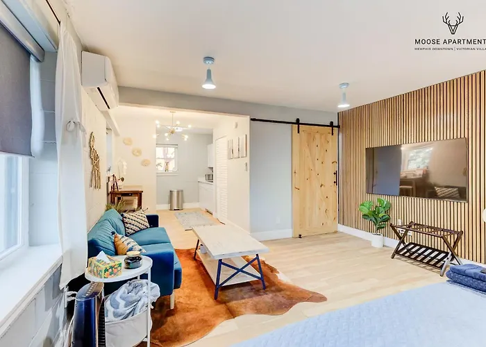 The Moose #7 - Instaworthy Studio With Amazing Views, Free Parking & Heated King Bed