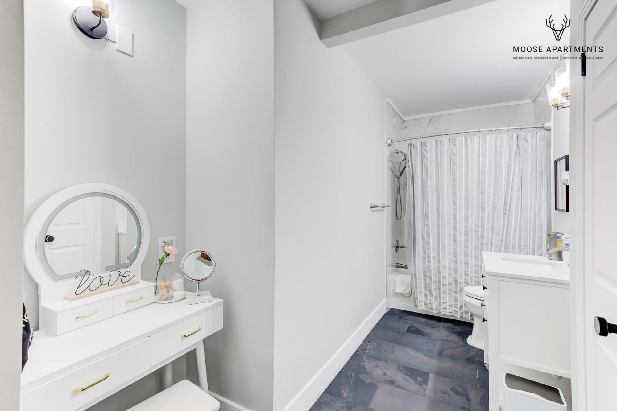 Apartment The Moose #7 - Instaworthy With Amazing Views, Free Parking & Heated King Bed Memphis